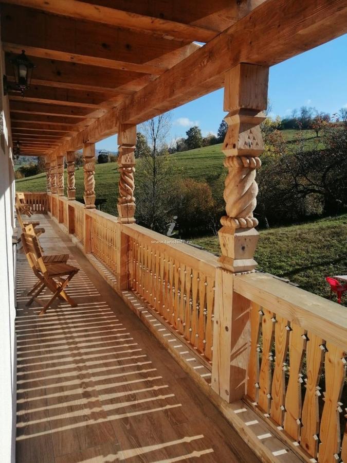 Pensiunea Plai Strabun Strîmtura Extérieur photo