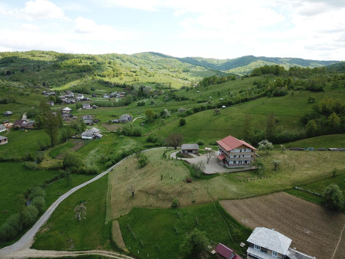 Pensiunea Plai Strabun Strîmtura Extérieur photo